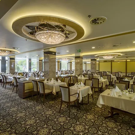 فندق Fured & Conference 4*