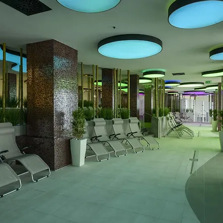 فندق Fured & Conference 4*