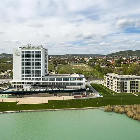 Fured & Conference Hotel